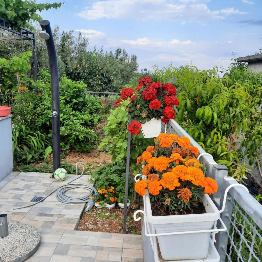 Studio Apartman Mare Trogir Exteriér fotografie