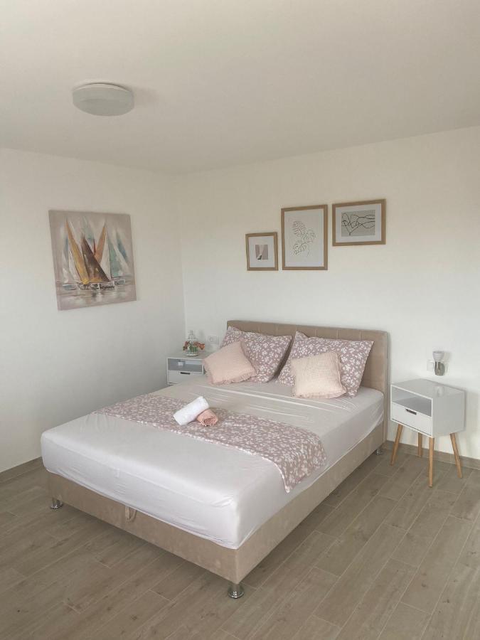 Studio Apartman Mare Trogir Exteriér fotografie