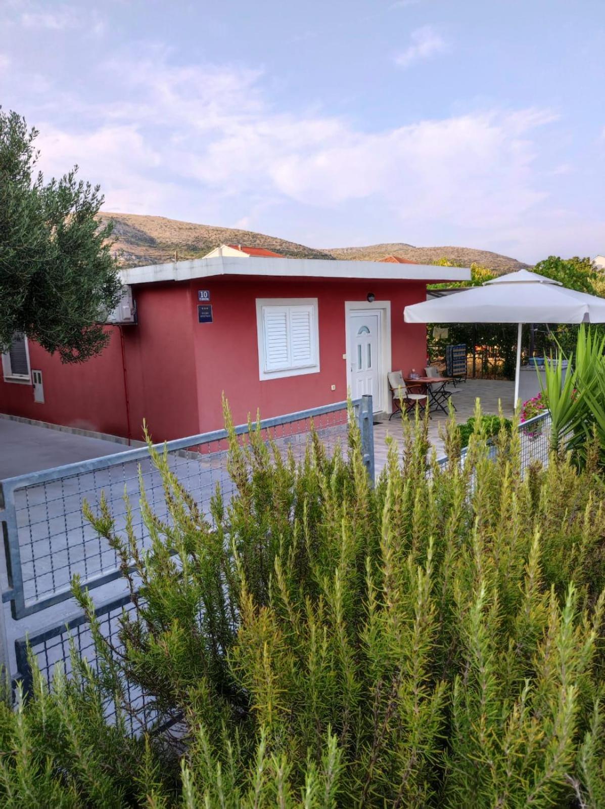Studio Apartman Mare Trogir Exteriér fotografie
